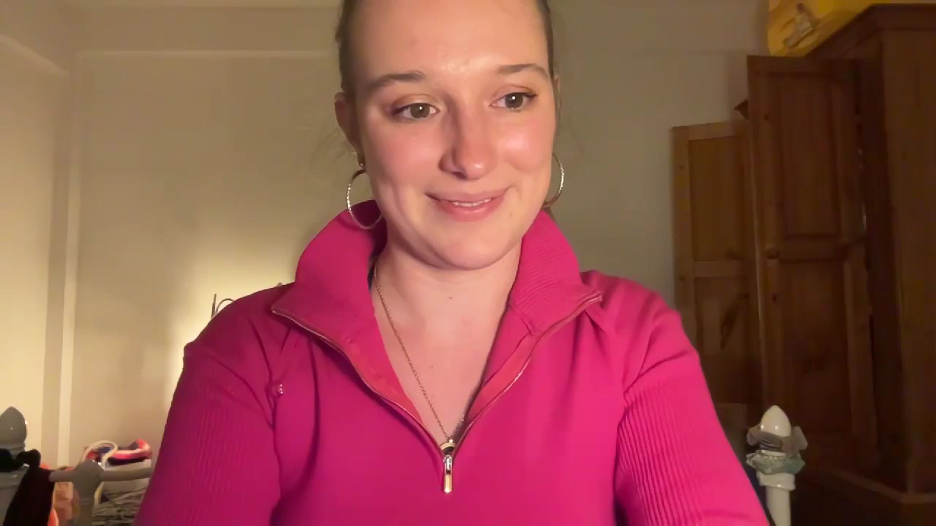 Gallery image thumbnail from RosieeSunday's myfreecams stream on, 05/16/2024, 23:19 image 11 of 20