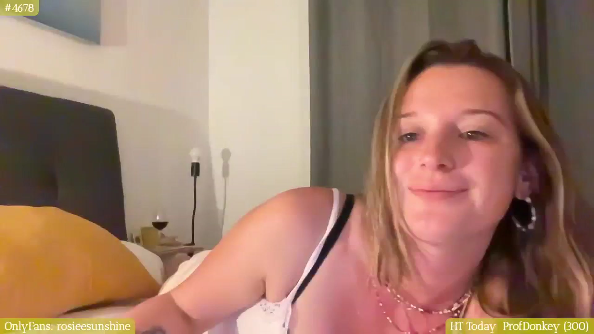 Gallery image thumbnail from RosieeSunday's myfreecams stream on, 09/21/2024, 23:29 image 2 of 20