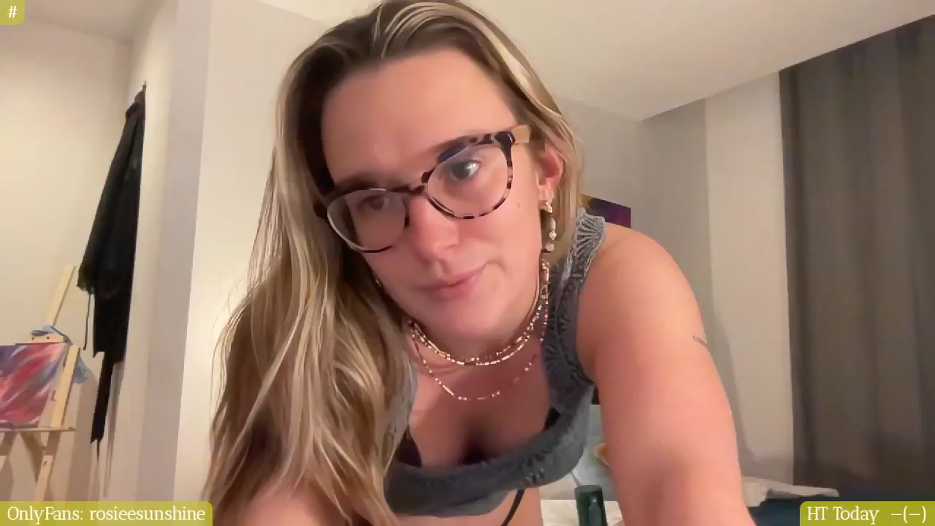 Gallery image thumbnail from RosieeSunday's myfreecams stream on, 01/13/2025, 20:14 image 1 of 20