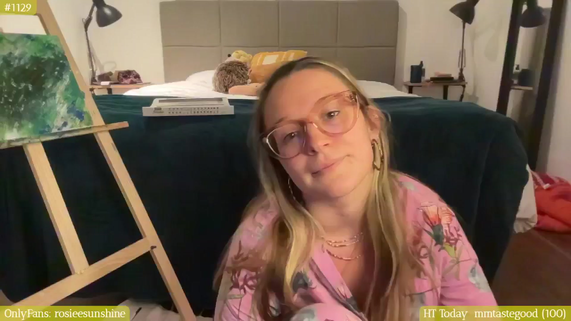 Gallery image thumbnail from RosieeSunday's myfreecams stream on, 03/02/2025, 24:06 image 10 of 20