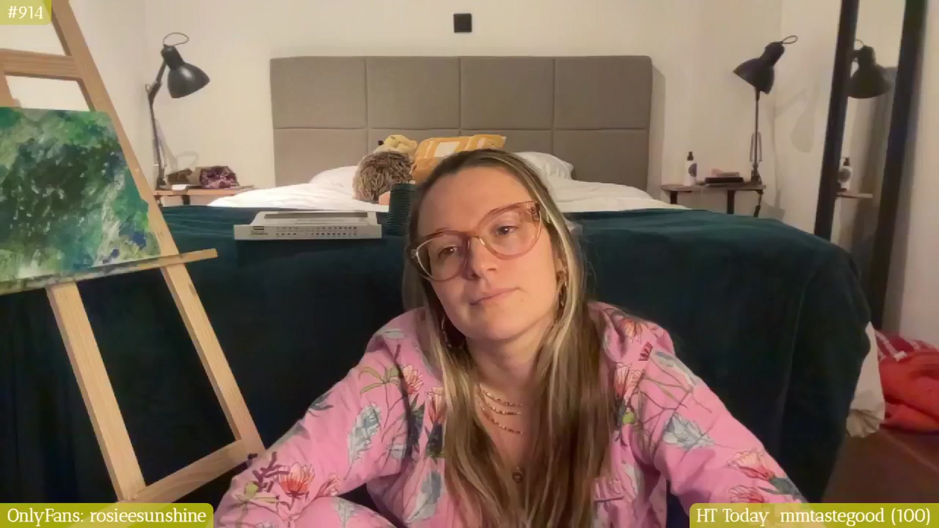 Gallery image thumbnail from RosieeSunday's myfreecams stream on, 03/02/2025, 24:06 image 15 of 20