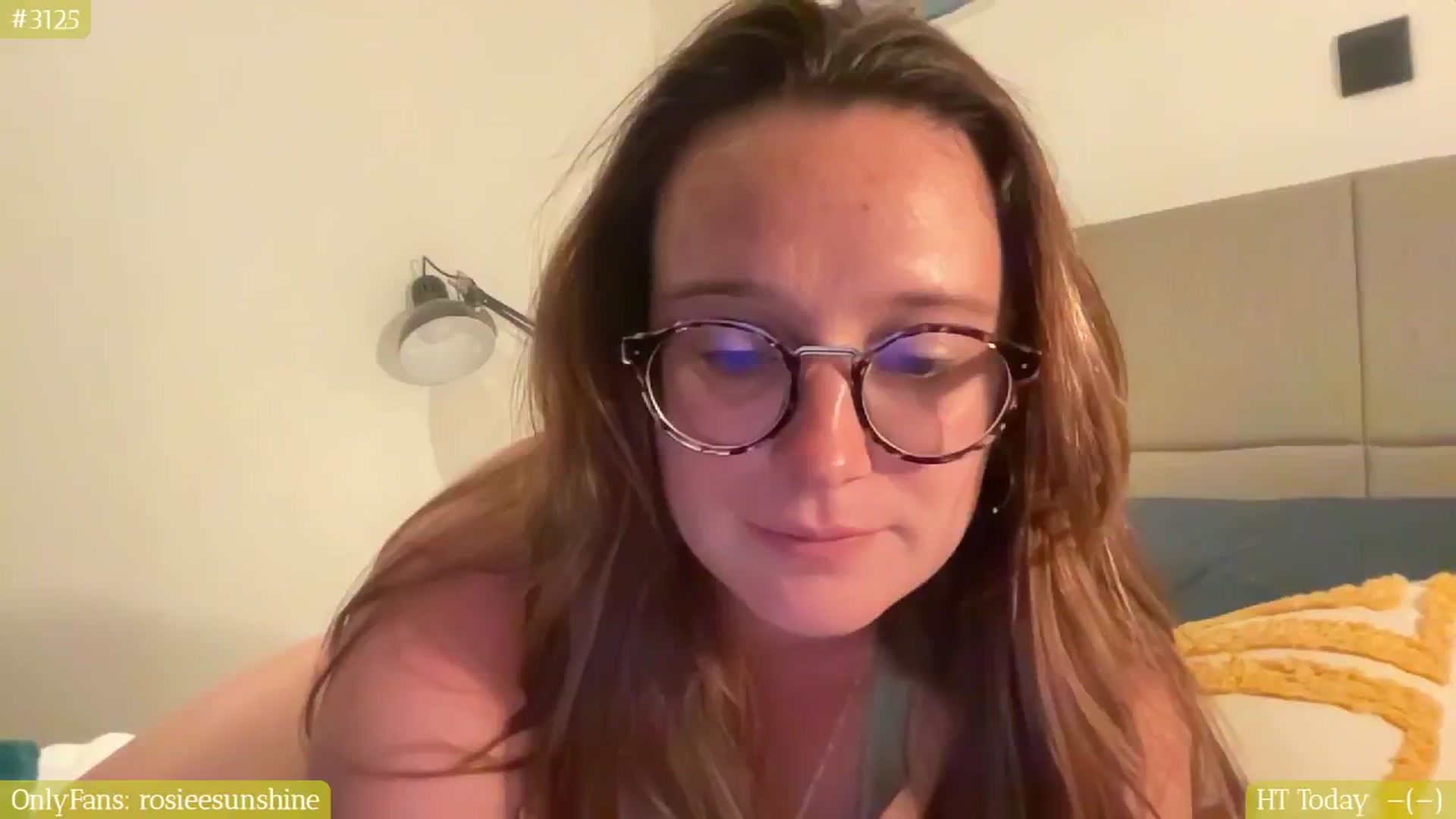 Gallery image thumbnail from RosieeSunday's myfreecams stream on, 04/24/2025, 21:12 image 6 of 20