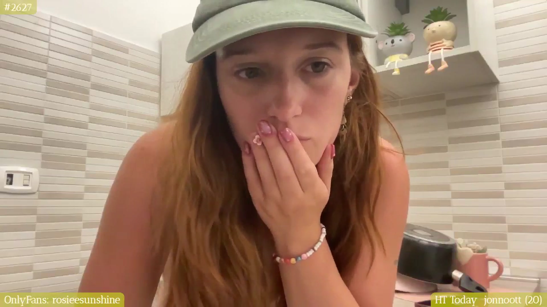 Gallery image thumbnail from RosieeSunday's myfreecams stream on, 07/16/2025, 23:47 image 18 of 20