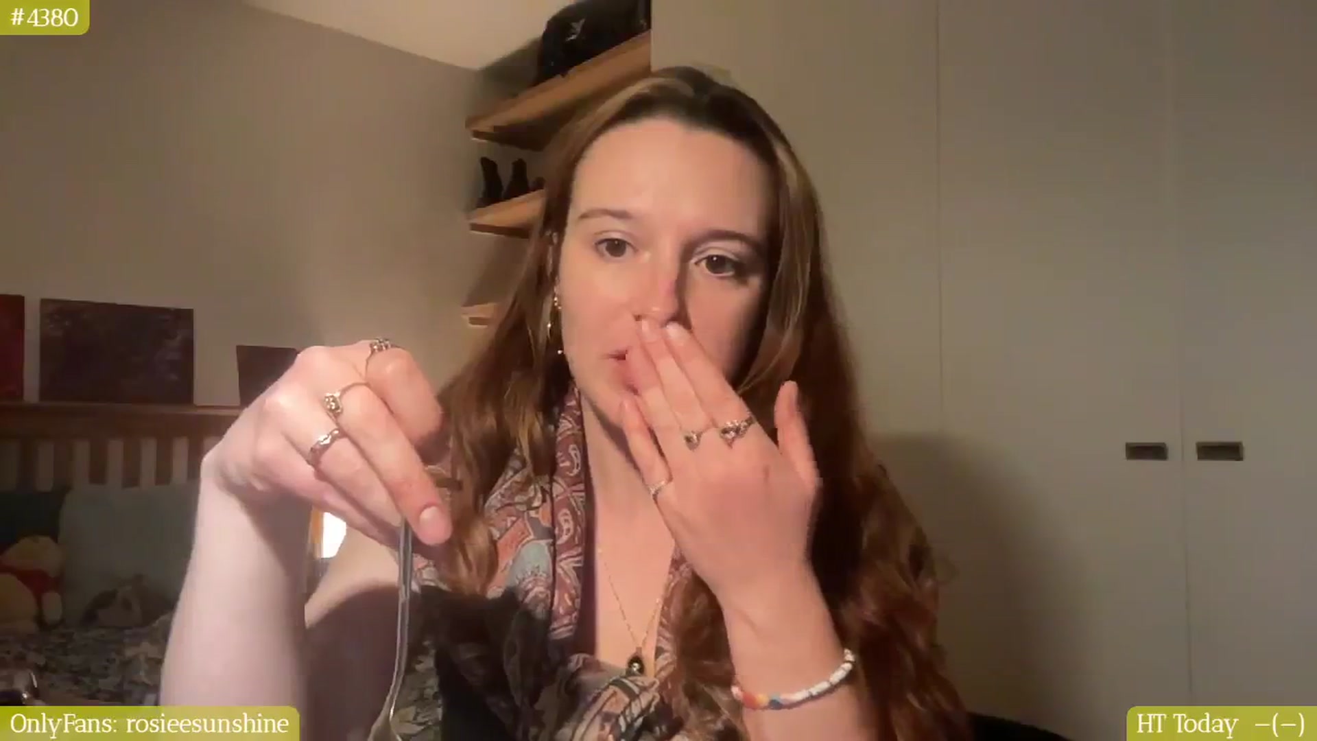 Gallery image thumbnail from RosieeSunday's myfreecams stream on, 12/18/2025, 20:56 image 3 of 20