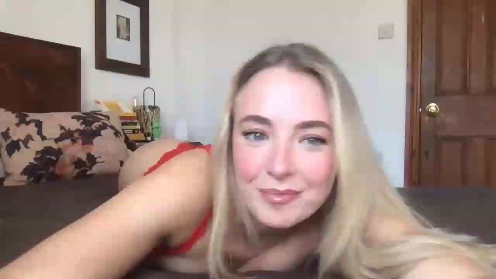 Gallery image thumbnail from Rosiegirl333's myfreecams stream on, 06/13/2026, 12:11 image 1 of 20