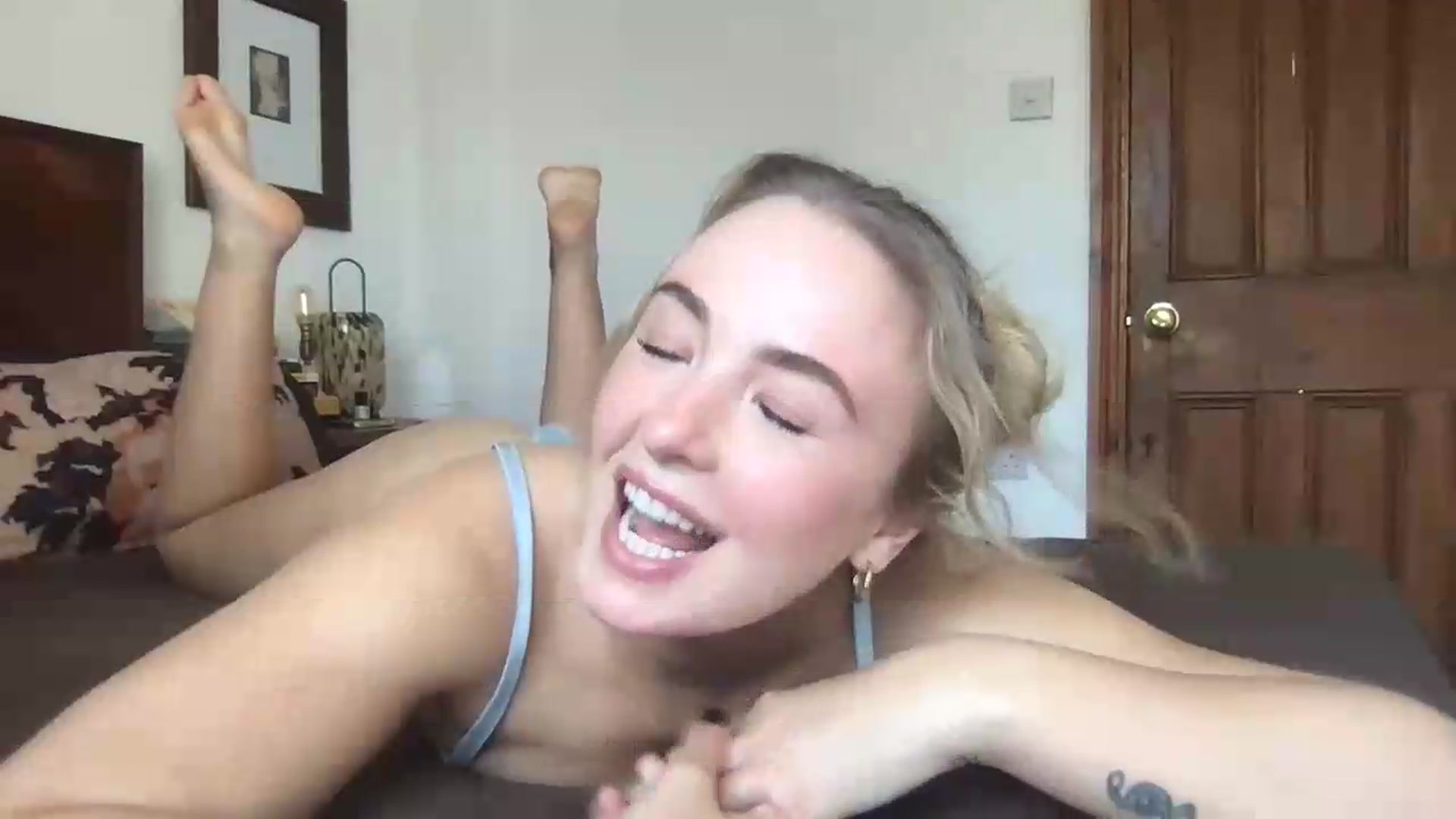 Gallery image thumbnail from Rosiegirl333's myfreecams stream on, 06/26/2026, 13:47 image 12 of 20
