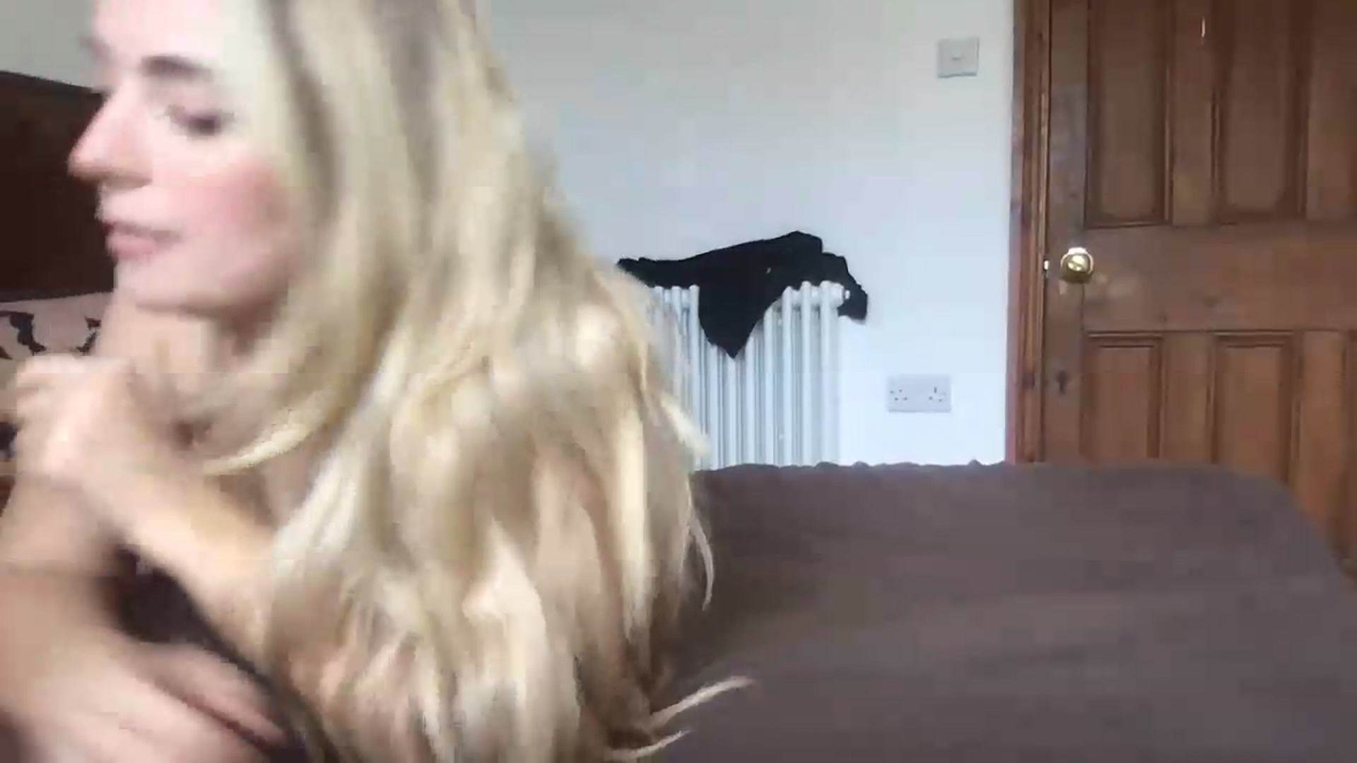 Gallery image thumbnail from Rosiegirl333's myfreecams stream on, 07/06/2026, 14:15 image 6 of 20