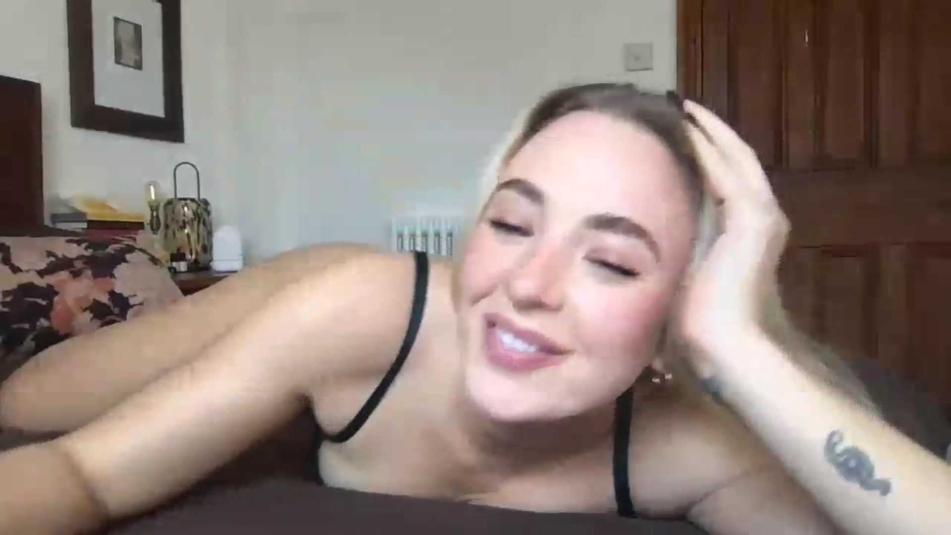 Gallery image thumbnail from Rosiegirl333's myfreecams stream on, 07/13/2026, 12:38 image 20 of 20