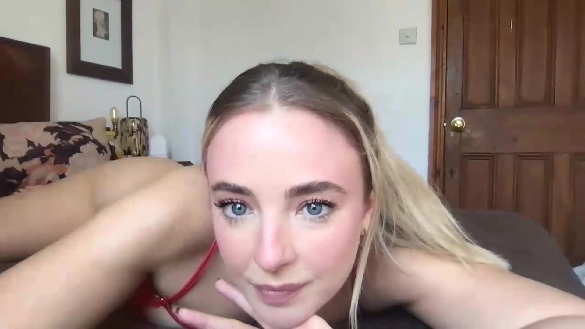 Gallery image thumbnail from Rosiegirl333's myfreecams stream on, 07/15/2026, 12:41 image 18 of 20