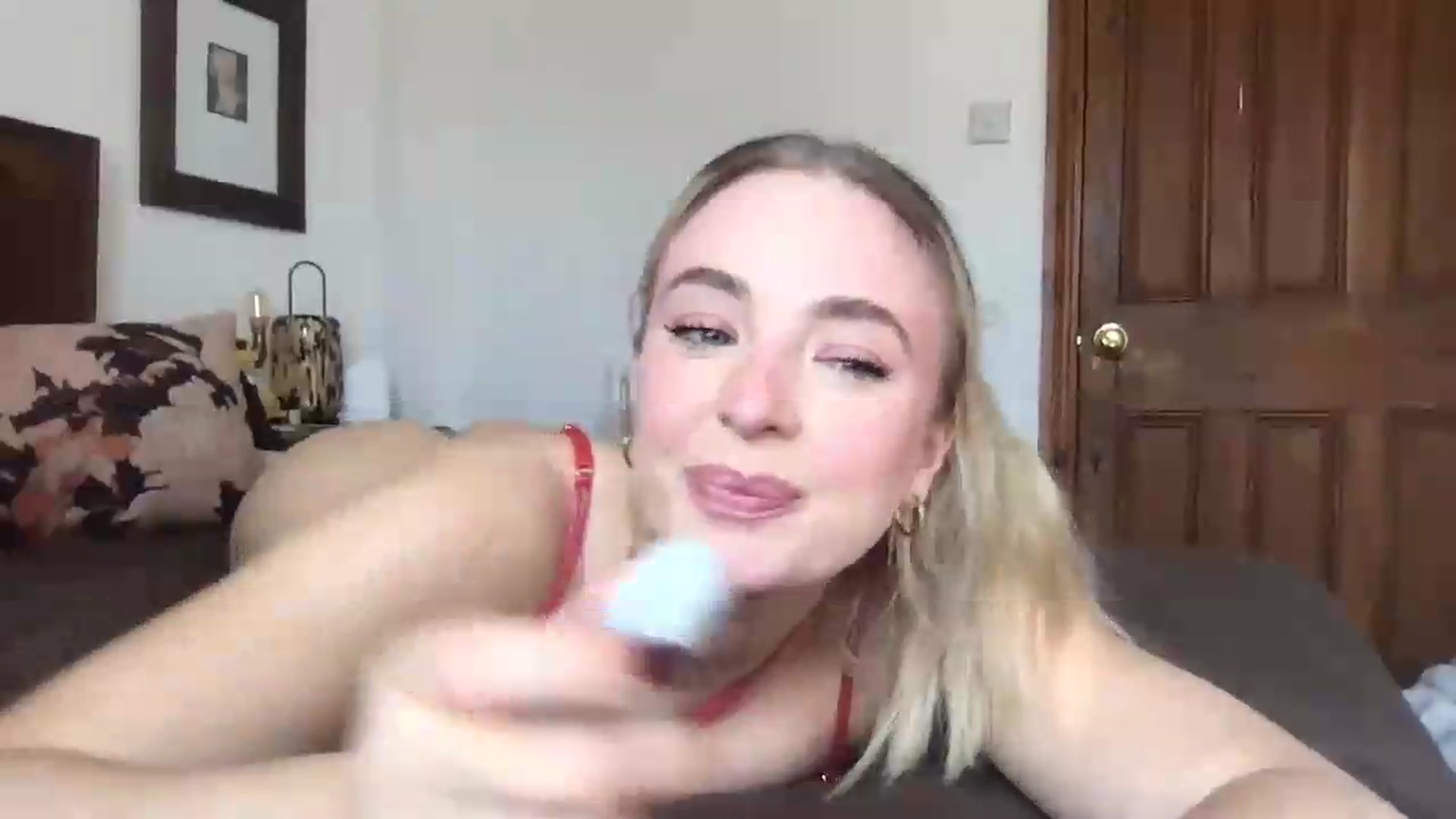 Gallery image thumbnail from Rosiegirl333's myfreecams stream on, 07/15/2026, 12:41 image 5 of 20