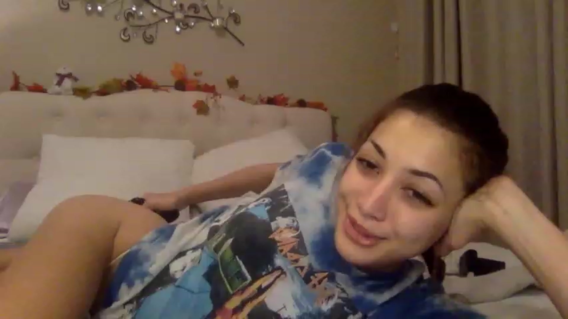 Gallery image thumbnail from Rosiexluv22's myfreecams stream on, 12/27/2022, 09:00 image 4 of 20