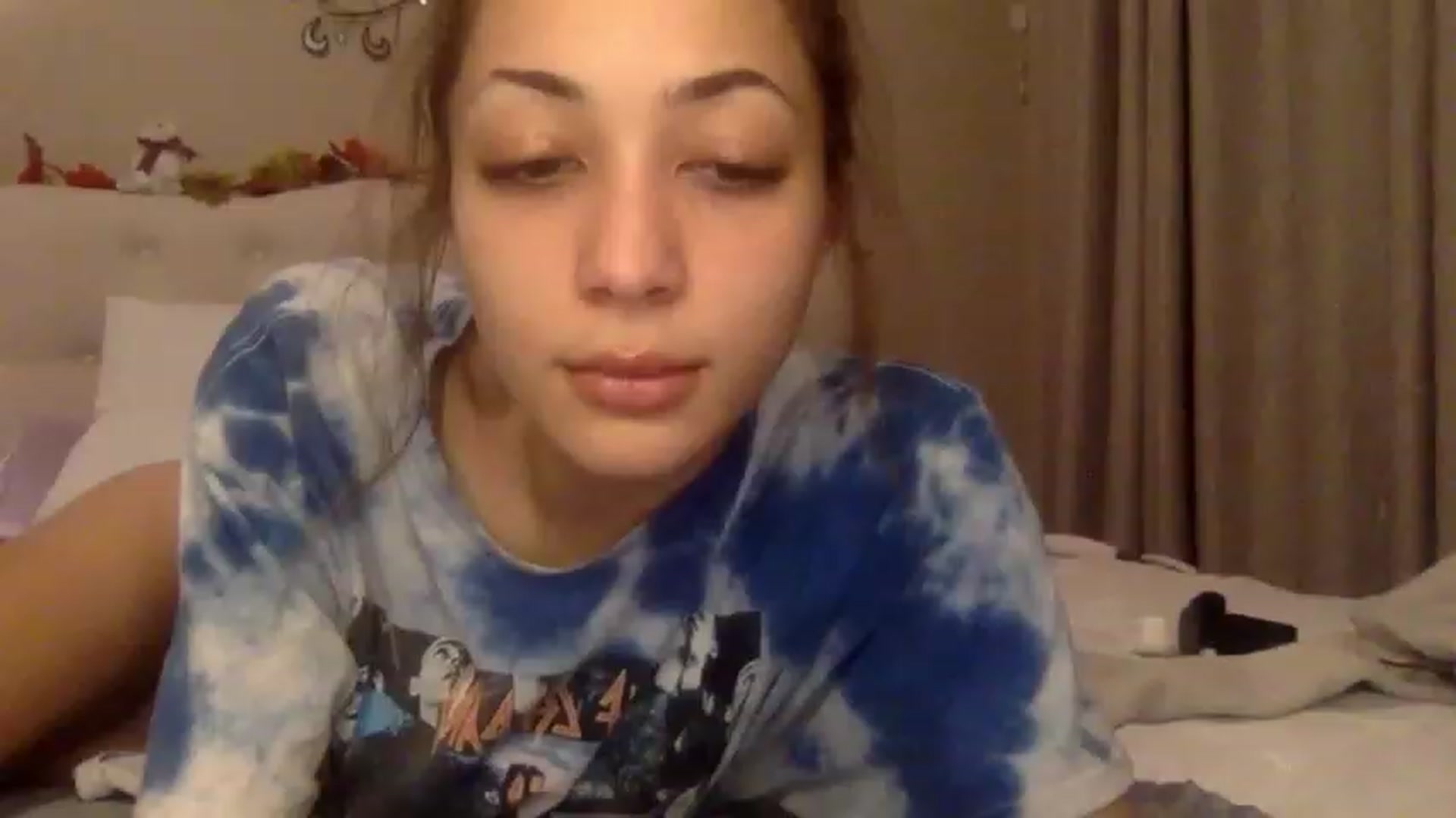 Gallery image thumbnail from Rosiexluv22's myfreecams stream on, 12/27/2022, 09:00 image 2 of 20
