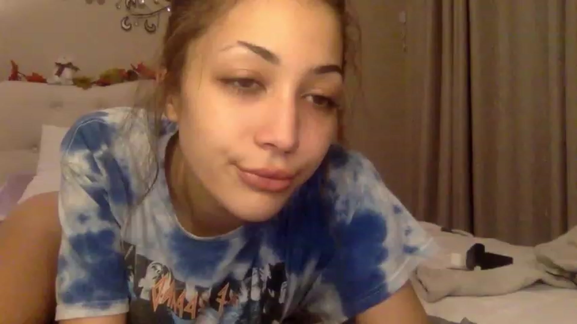 Gallery image thumbnail from Rosiexluv22's myfreecams stream on, 12/27/2022, 09:00 image 5 of 20
