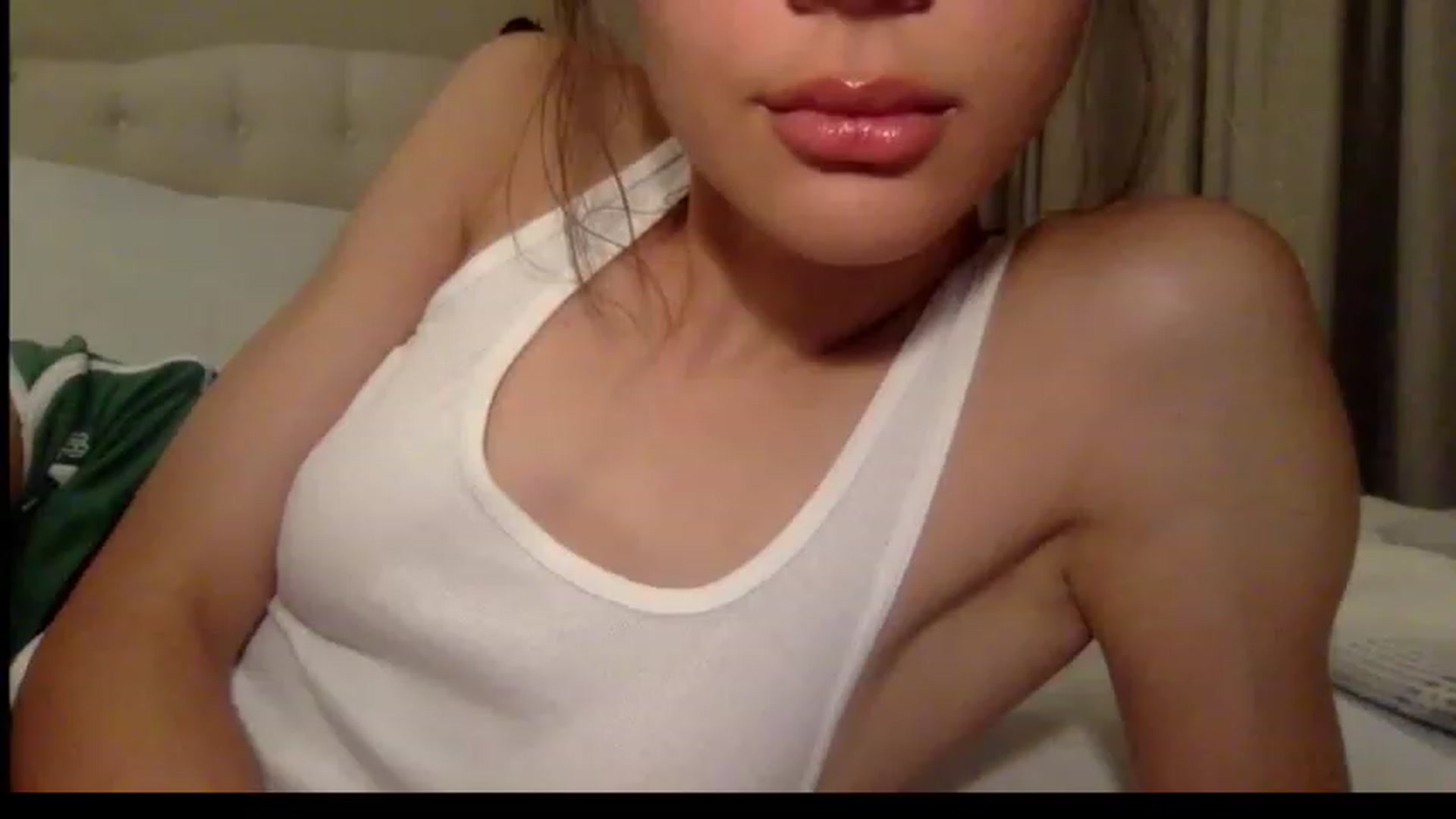 Gallery image thumbnail from Rosiexluv22's myfreecams stream on, 05/31/2023, 06:16 image 7 of 20