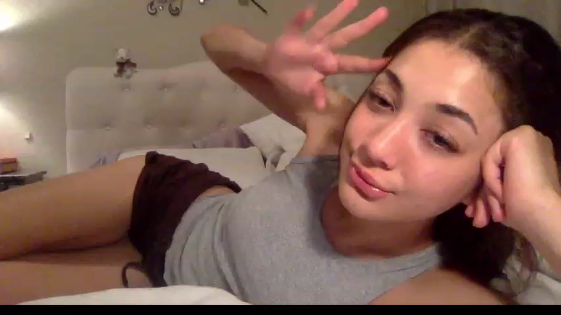 Gallery image thumbnail from Rosiexluv22's myfreecams stream on, 06/01/2023, 09:58 image 14 of 20