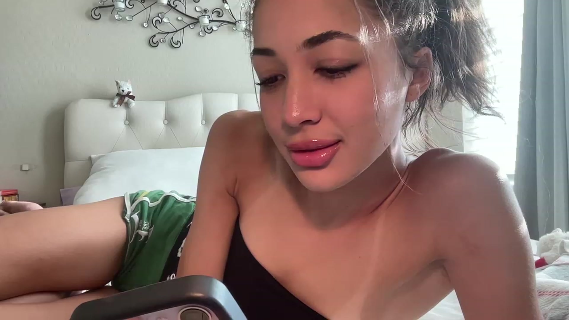 Gallery image thumbnail from Rosiexluv22's myfreecams stream on, 07/11/2023, 01:32 image 16 of 20