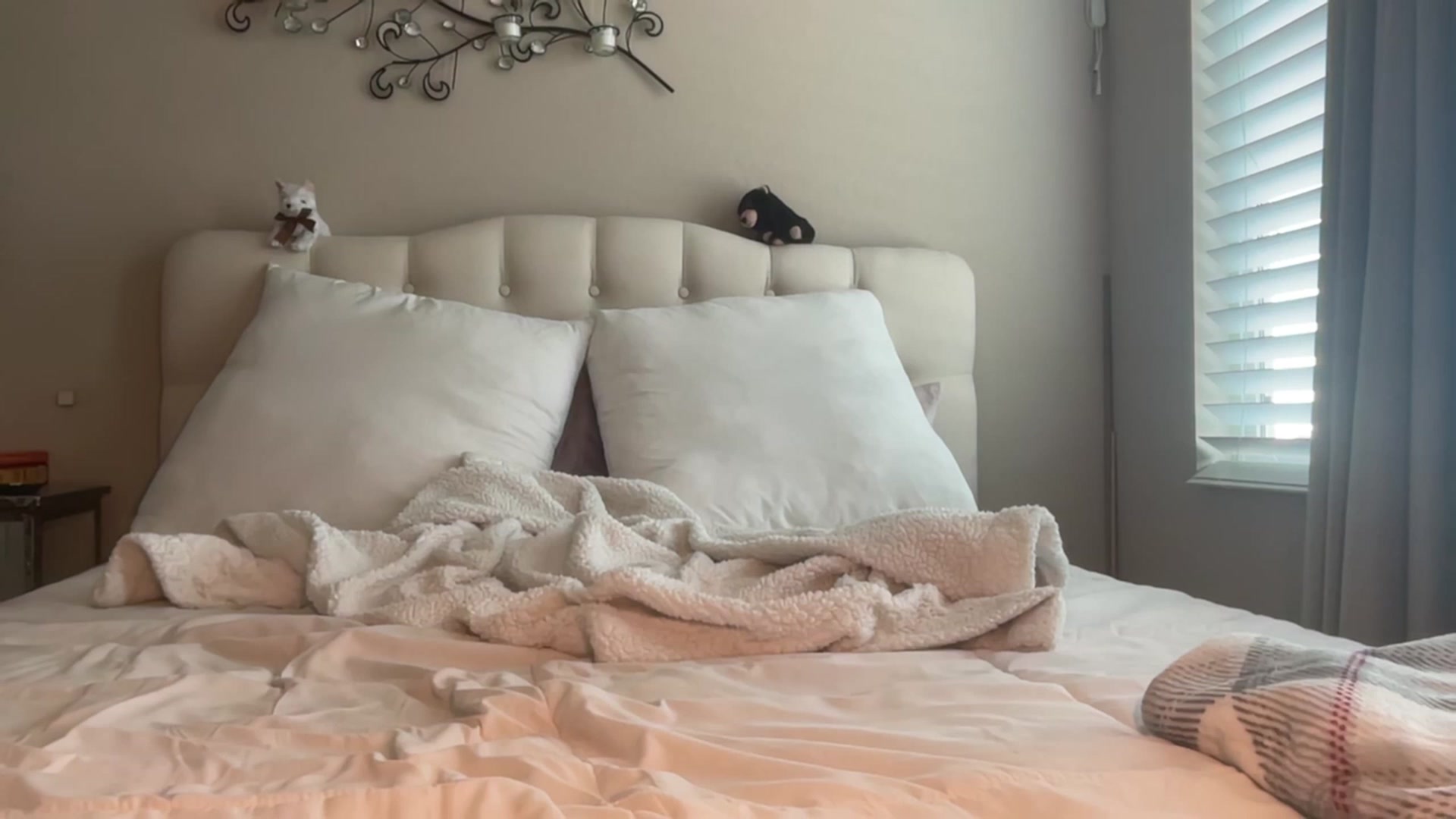 Gallery image thumbnail from Rosiexluv22's myfreecams stream on, 07/18/2023, 19:54 image 12 of 20