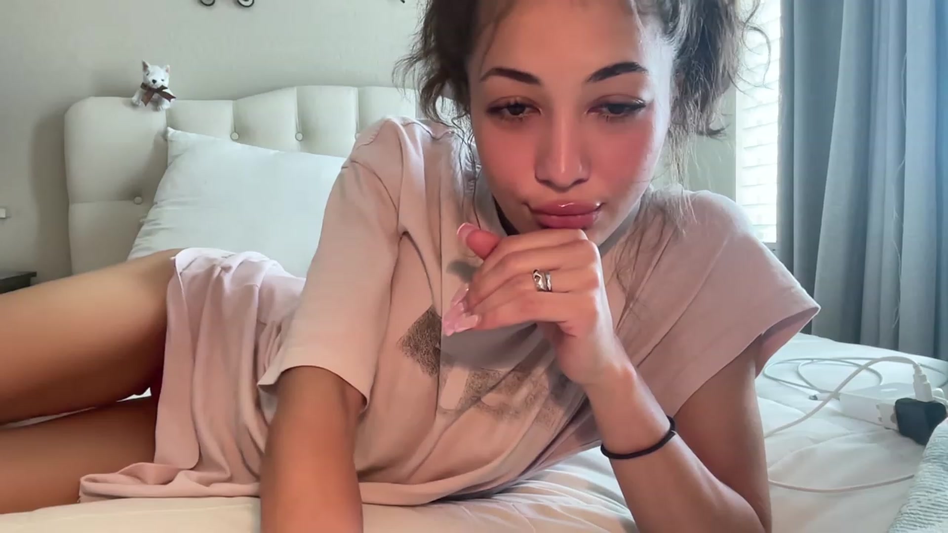 Gallery image thumbnail from Rosiexluv22's myfreecams stream on, 07/27/2023, 21:24 image 8 of 20
