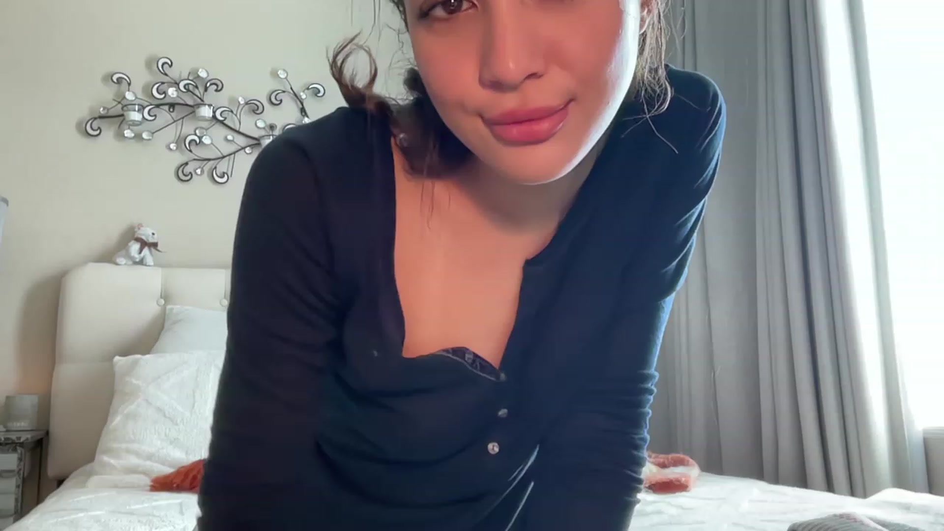 Gallery image thumbnail from Rosiexluv22's myfreecams stream on, 09/12/2023, 21:32 image 12 of 20