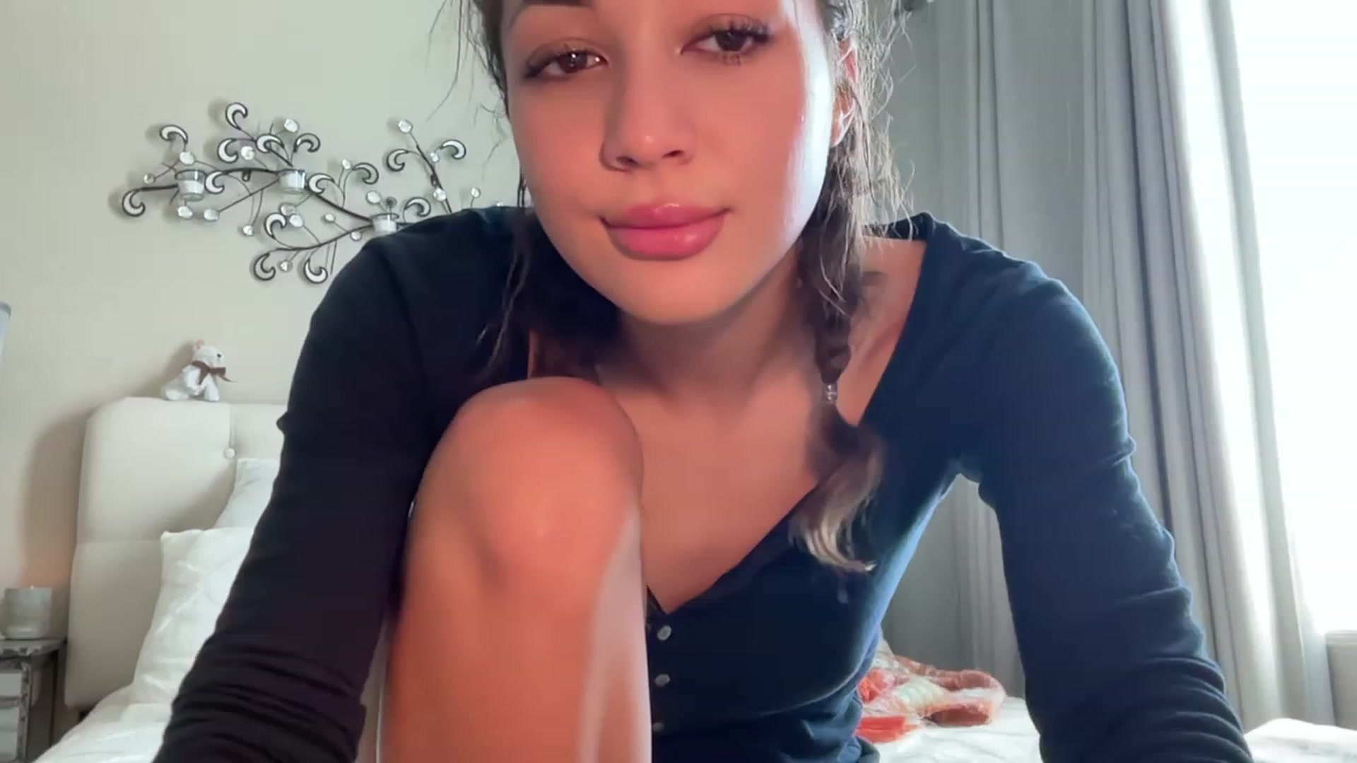 Gallery image thumbnail from Rosiexluv22's myfreecams stream on, 09/12/2023, 21:32 image 3 of 20