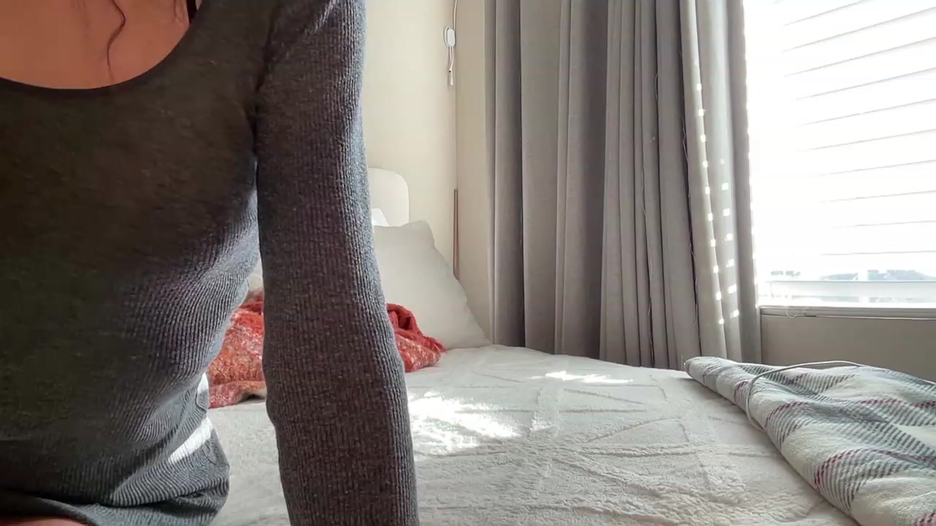 Gallery image thumbnail from Rosiexluv22's myfreecams stream on, 09/25/2023, 24:49 image 10 of 20