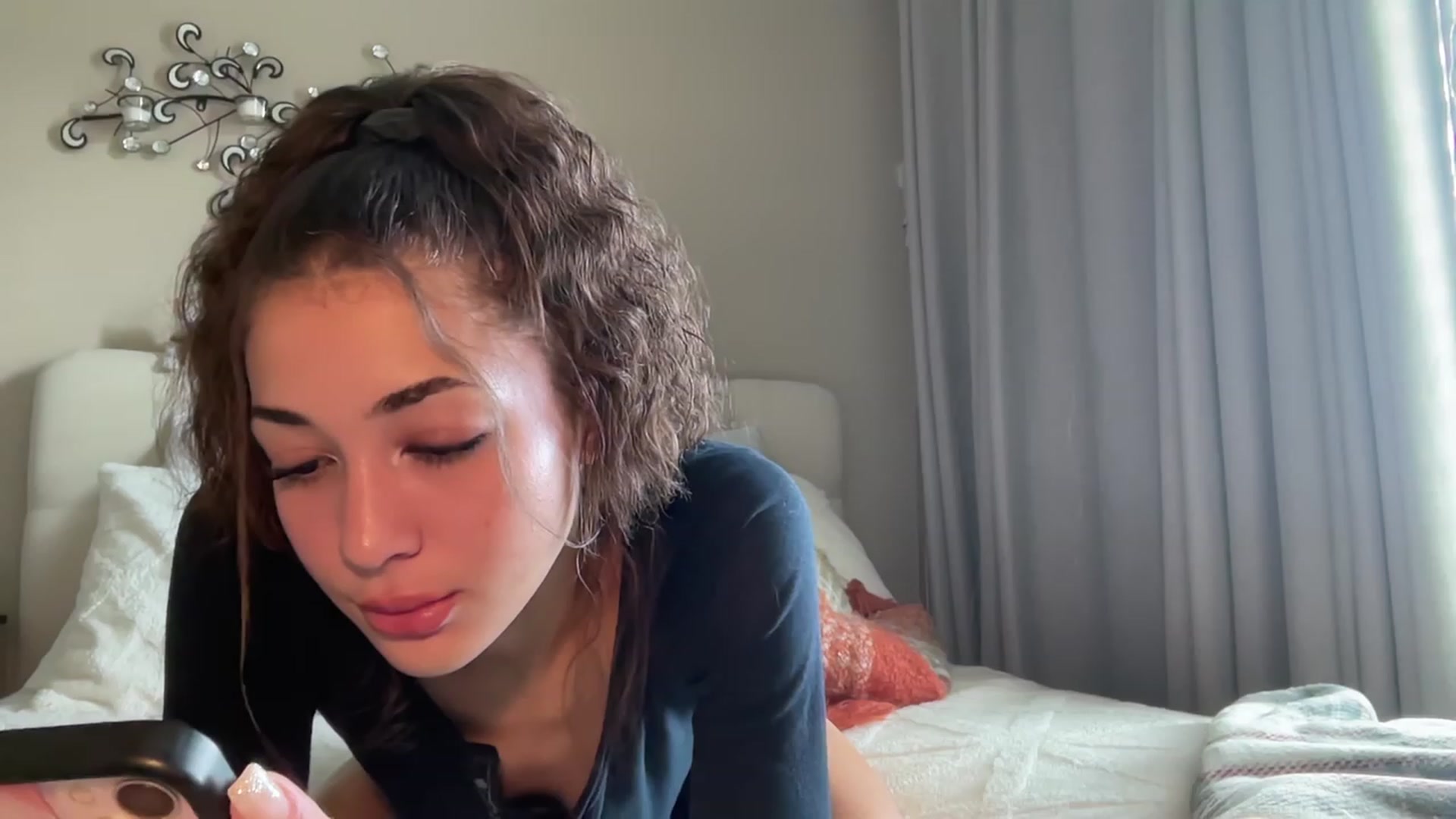 Gallery image thumbnail from Rosiexluv22's myfreecams stream on, 10/01/2023, 21:16 image 11 of 20