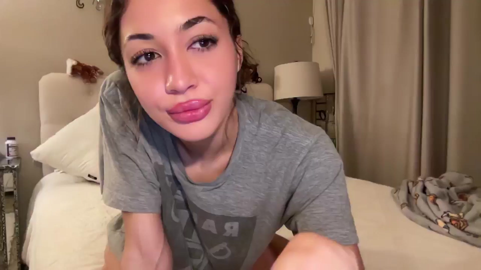 Gallery image thumbnail from Rosiexluv22's myfreecams stream on, 12/07/2024, 06:49 image 11 of 20