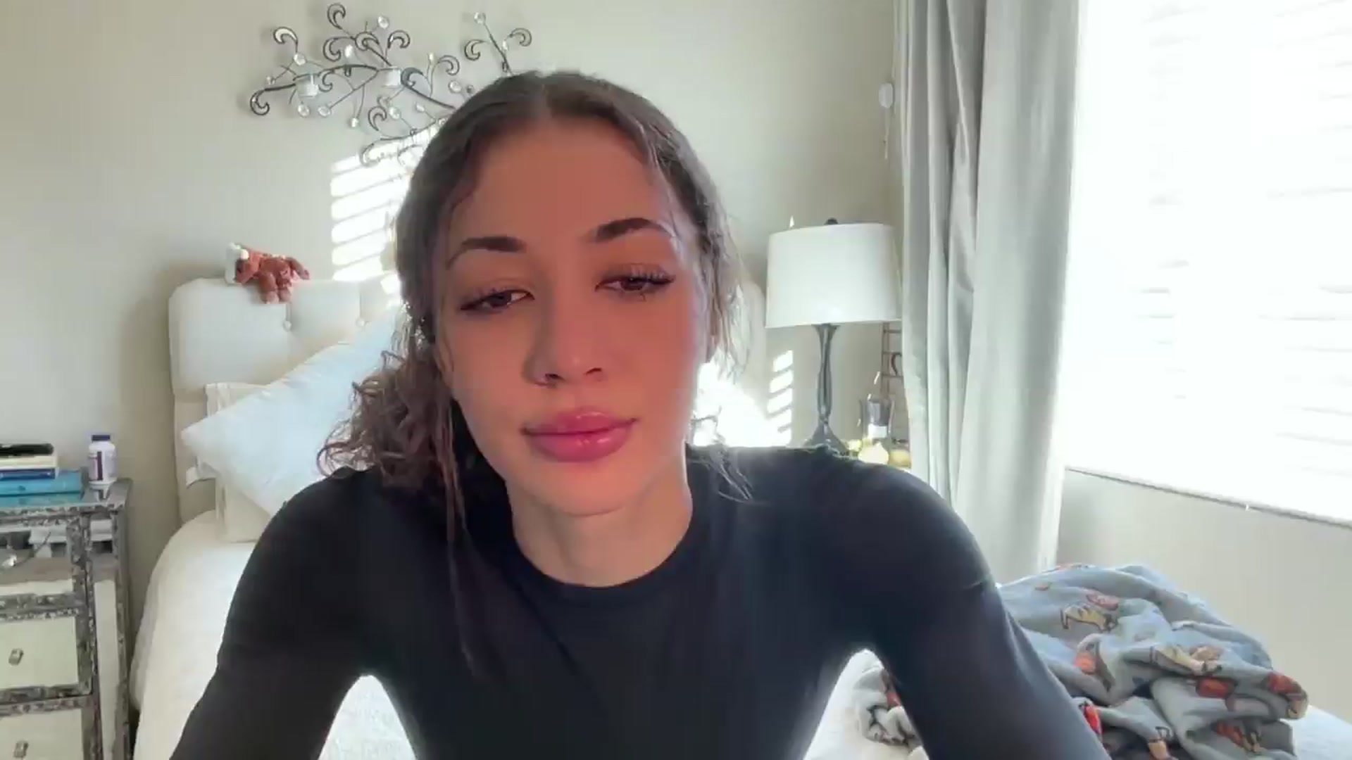 Gallery image thumbnail from Rosiexluv22's myfreecams stream on, 12/10/2024, 22:50 image 16 of 20
