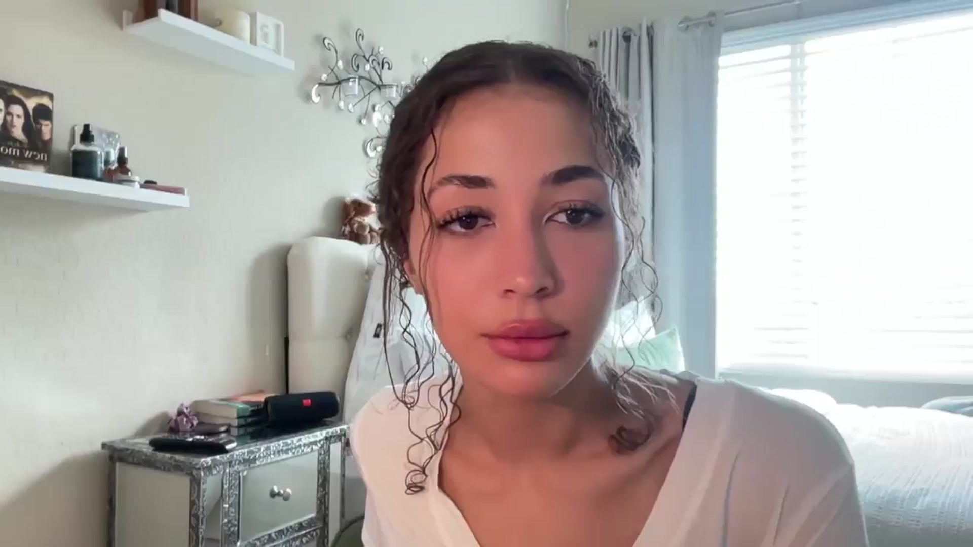 Gallery image thumbnail from Rosiexluv22's myfreecams stream on, 07/25/2025, 21:10 image 18 of 20