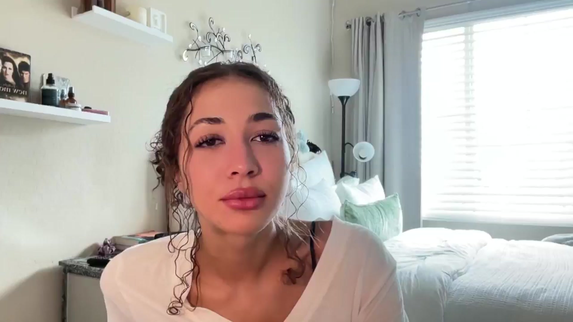 Gallery image thumbnail from Rosiexluv22's myfreecams stream on, 07/25/2025, 21:10 image 5 of 20