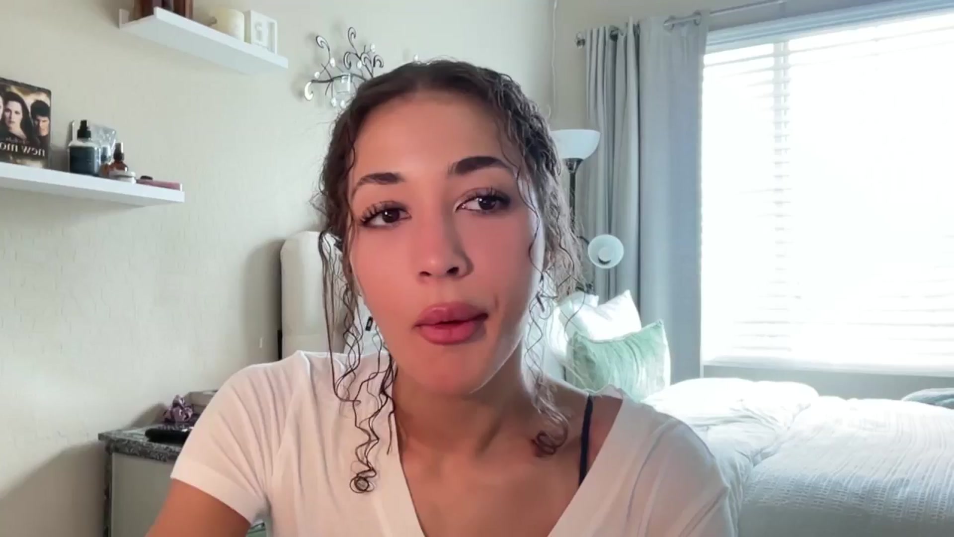 Gallery image thumbnail from Rosiexluv22's myfreecams stream on, 07/25/2025, 21:10 image 16 of 20