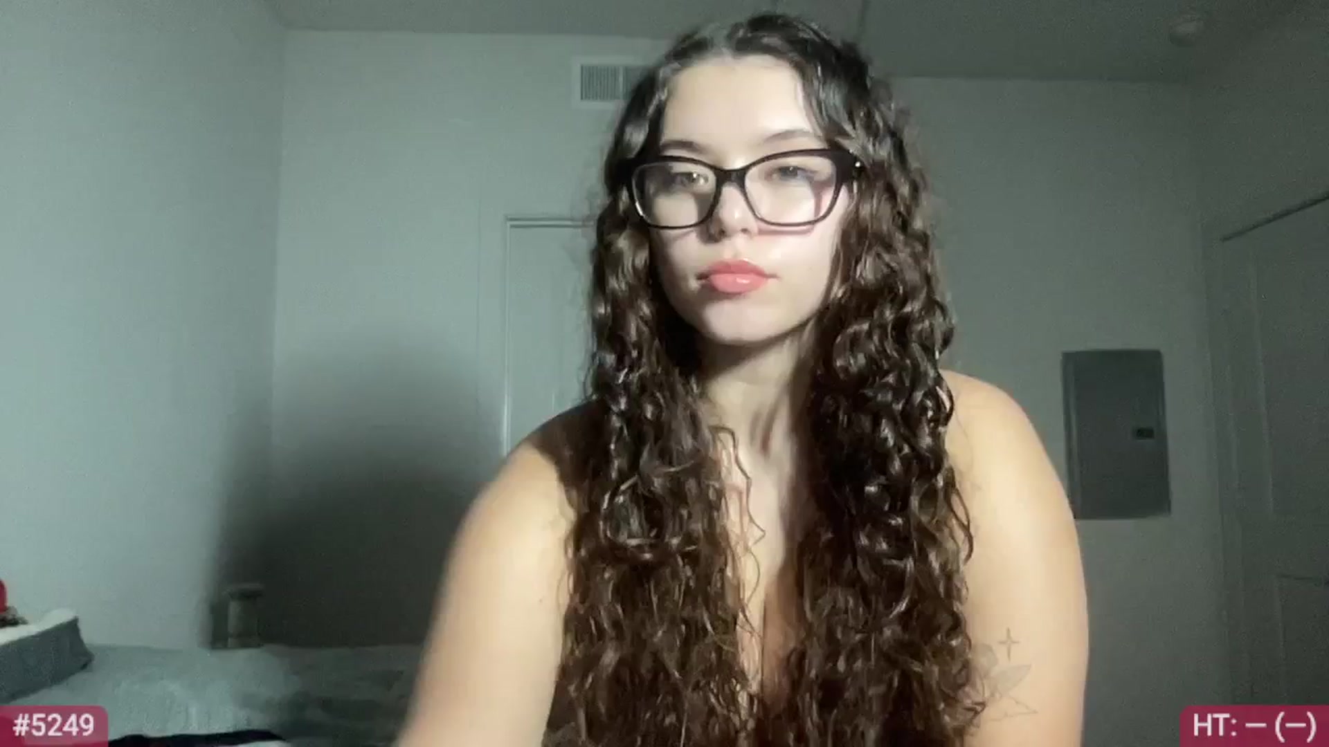 Gallery image thumbnail from Rosiii's myfreecams stream on, 10/24/2024, 08:53 image 1 of 20