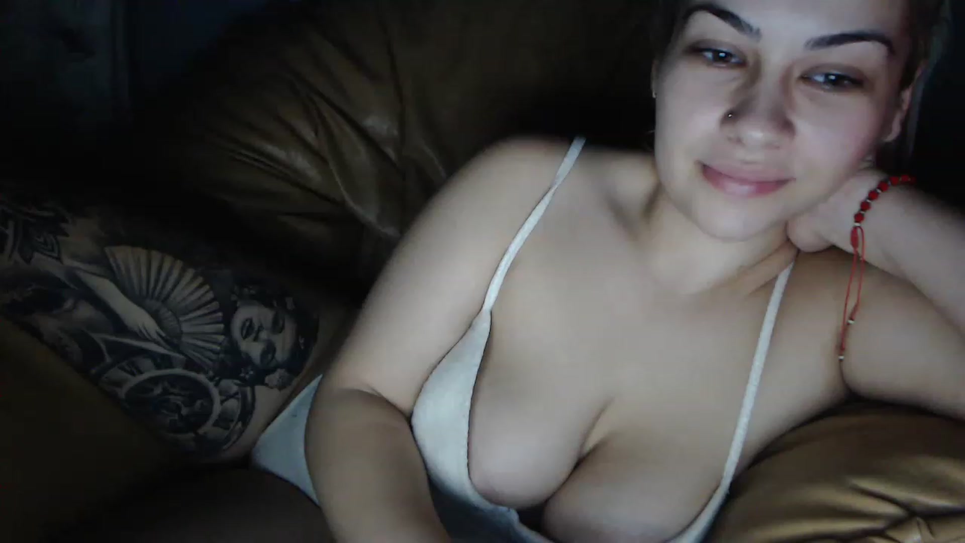 Gallery image thumbnail from RosseIv's myfreecams stream on, 12/21/2022, 21:38 image 15 of 20