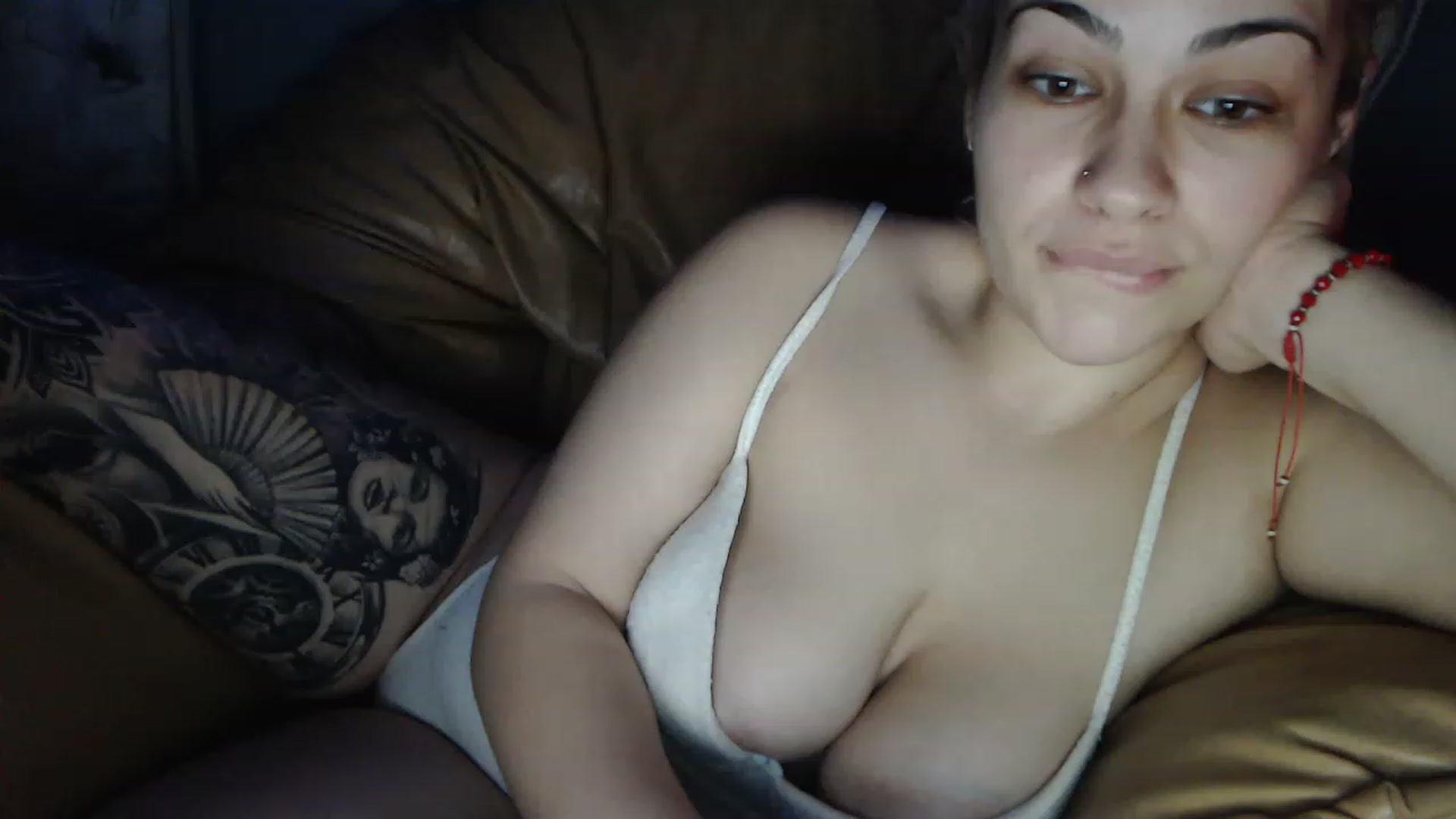 Gallery image thumbnail from RosseIv's myfreecams stream on, 12/21/2022, 21:38 image 17 of 20