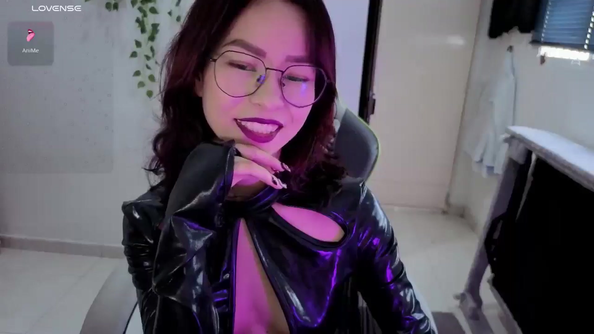 Gallery image thumbnail from Rosse_98_'s myfreecams stream on, 06/15/2025, 14:37 image 19 of 20
