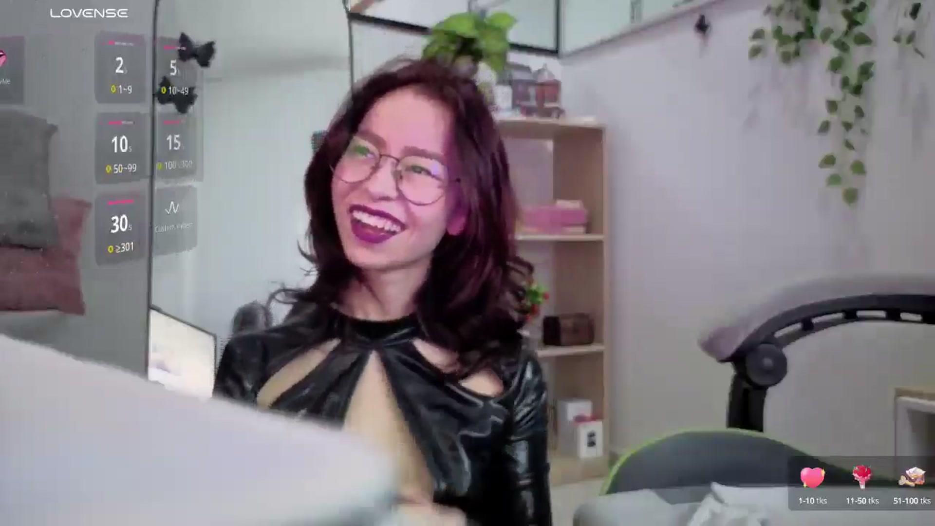 Gallery image thumbnail from Rosse_98_'s myfreecams stream on, 06/15/2025, 14:37 image 8 of 20