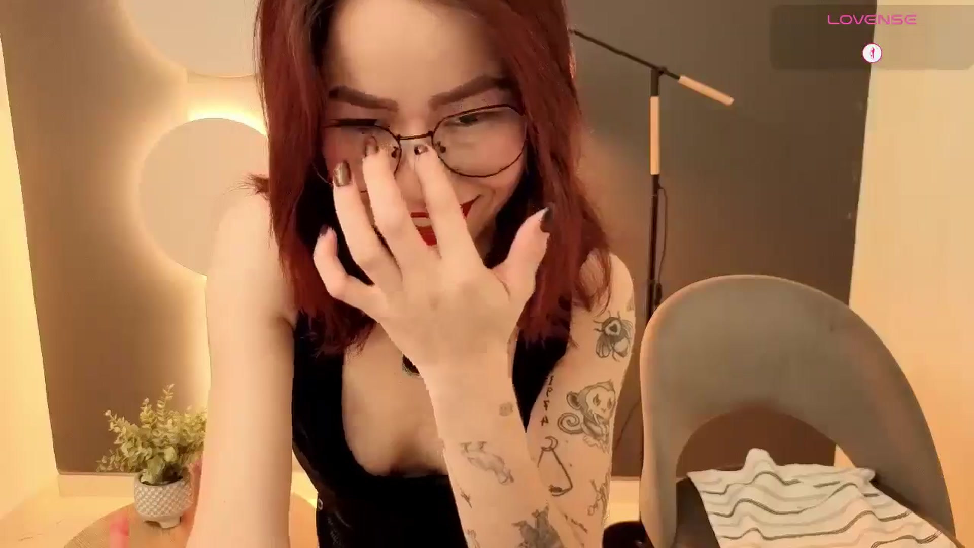 Gallery image thumbnail from Rosse_98_'s myfreecams stream on, 10/21/2025, 14:21 image 18 of 20