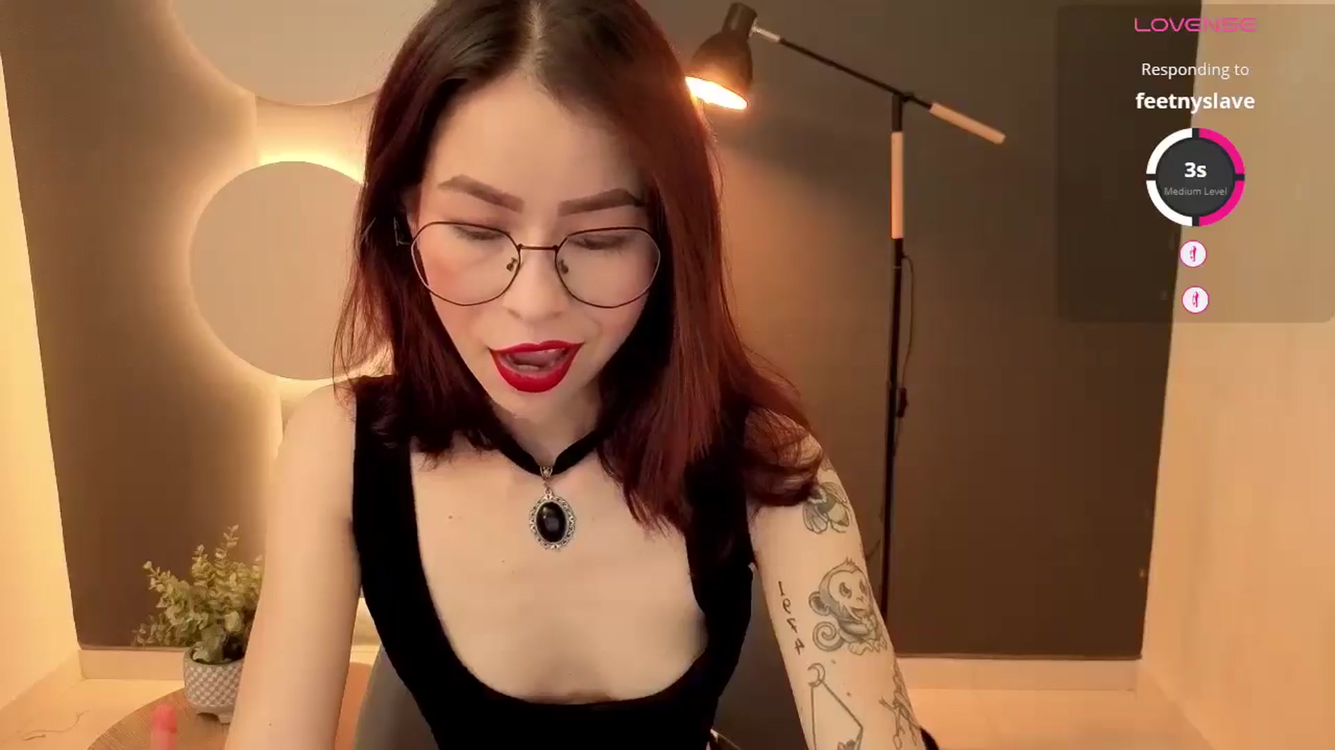 Gallery image thumbnail from Rosse_98_'s myfreecams stream on, 10/21/2025, 14:21 image 3 of 20