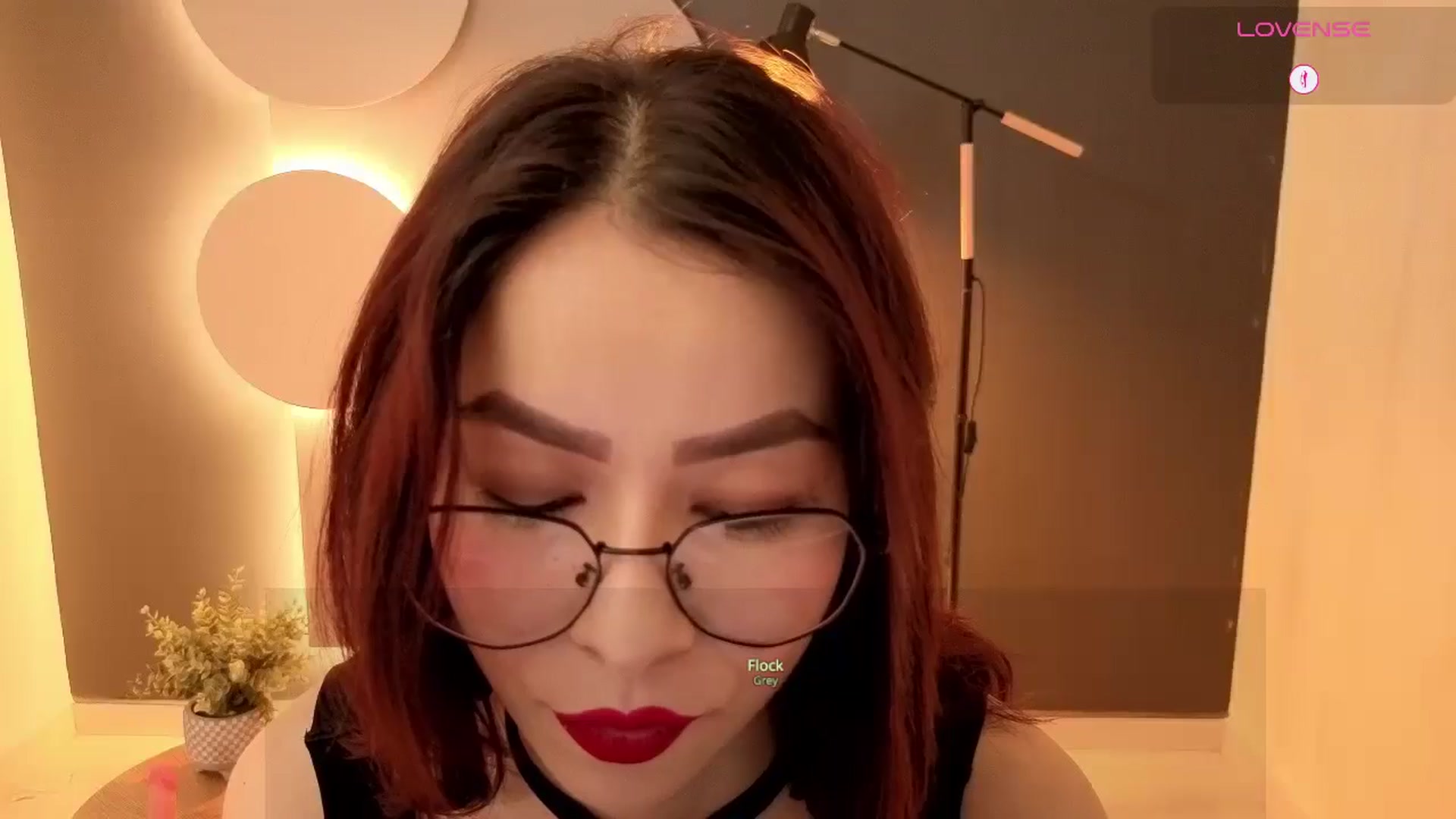 Gallery image thumbnail from Rosse_98_'s myfreecams stream on, 10/21/2025, 18:13 image 8 of 20