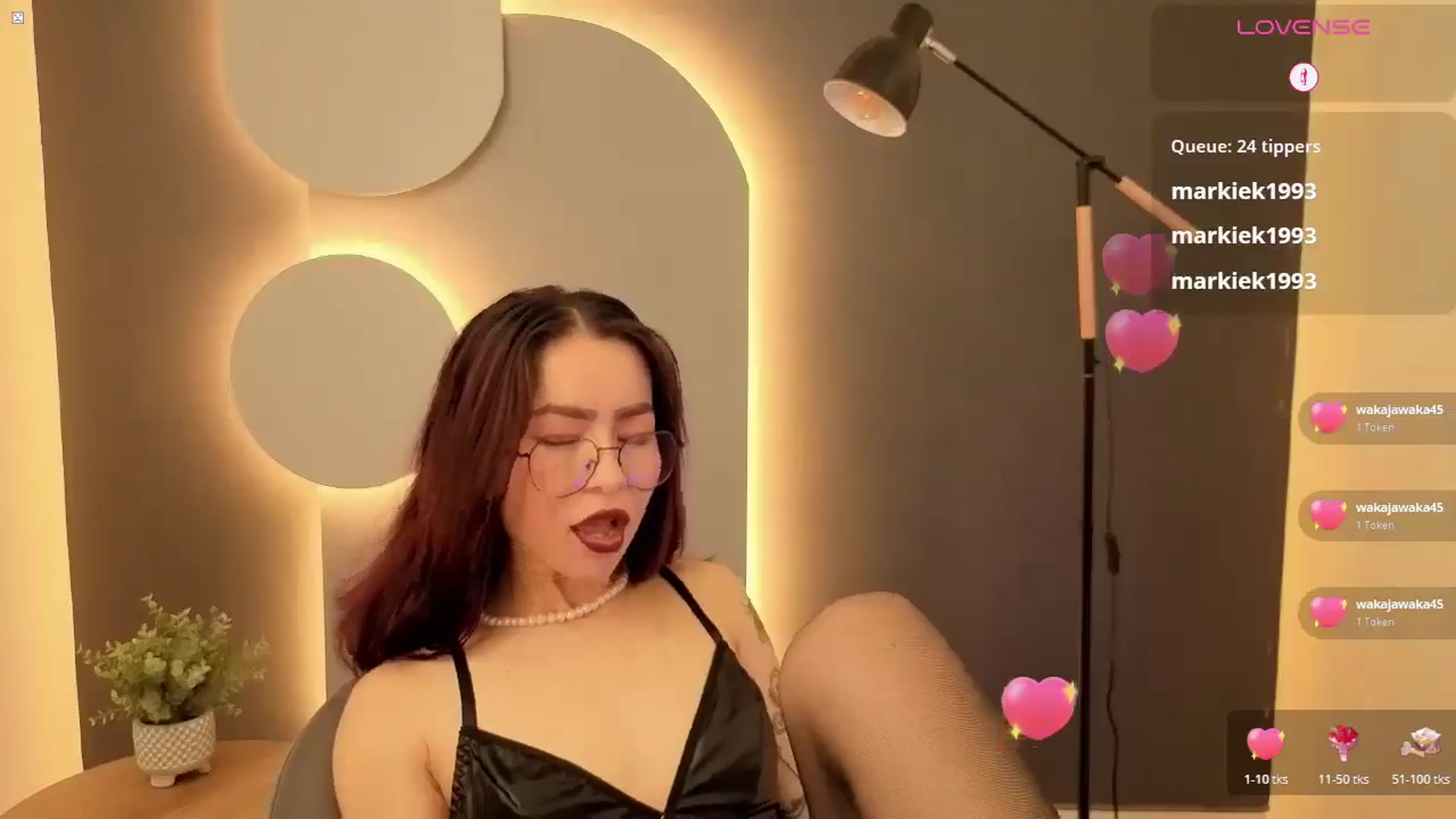 Gallery image thumbnail from Rosse_98_'s myfreecams stream on, 10/26/2025, 13:03 image 14 of 20