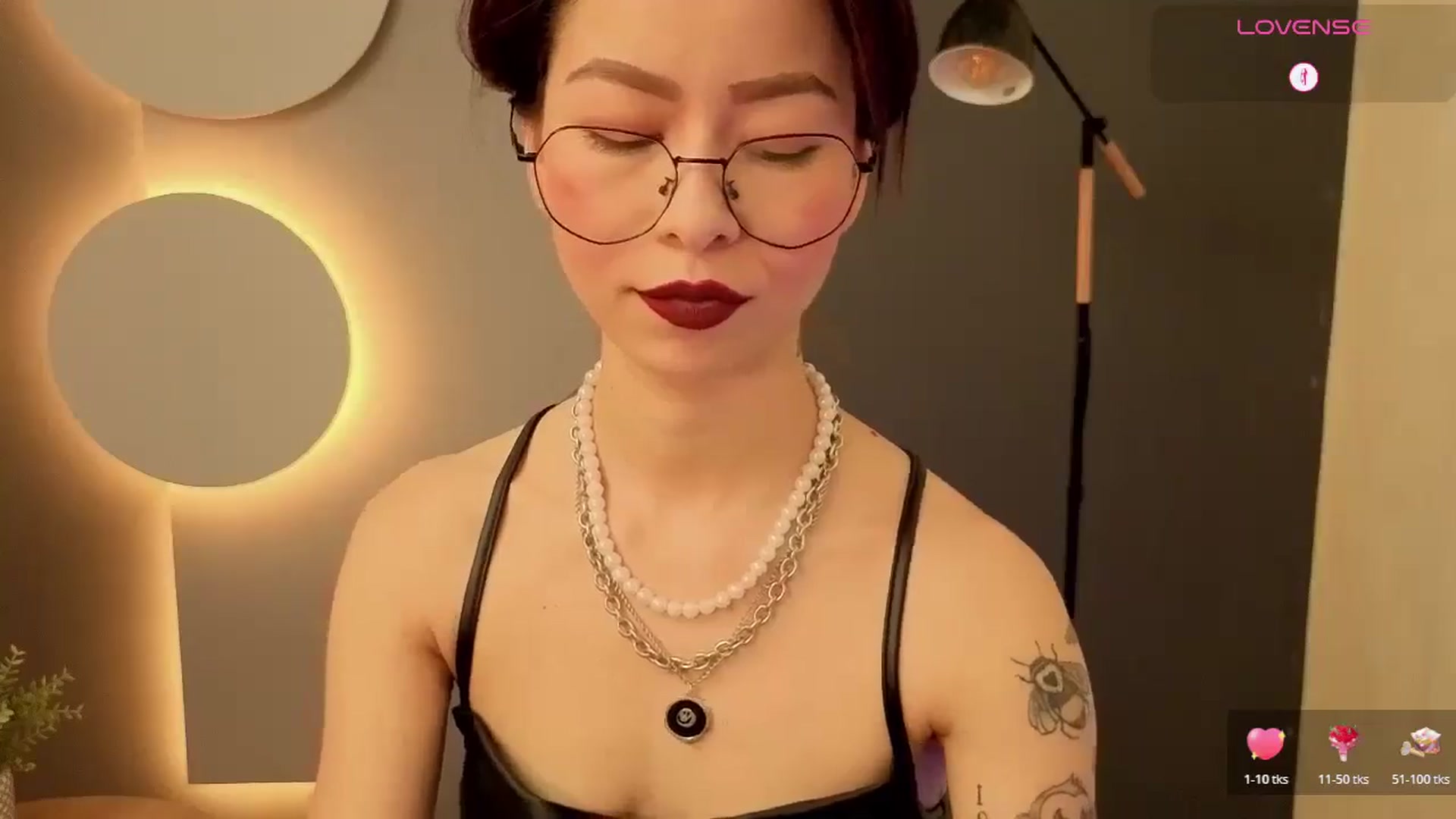 Gallery image thumbnail from Rosse_98_'s myfreecams stream on, 10/28/2025, 15:18 image 7 of 20