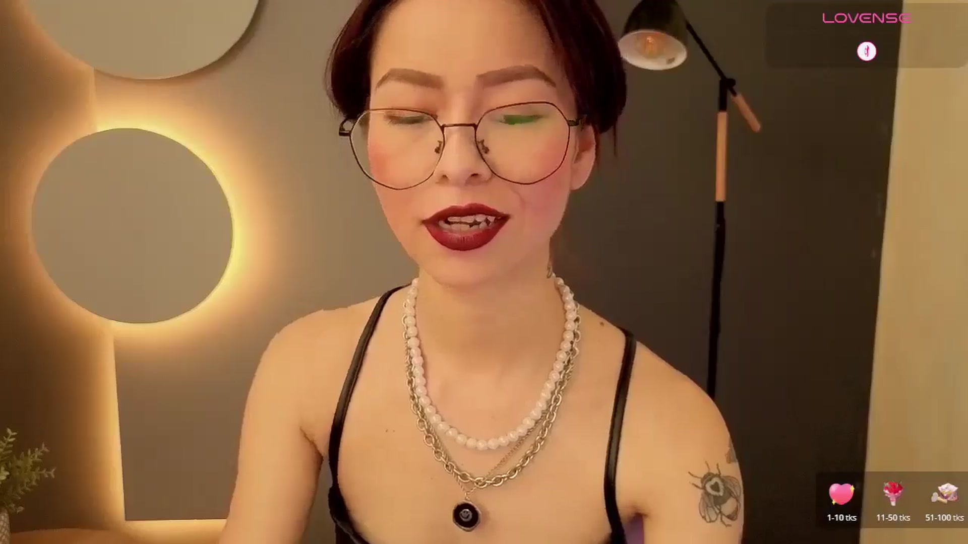Gallery image thumbnail from Rosse_98_'s myfreecams stream on, 10/28/2025, 15:18 image 9 of 20