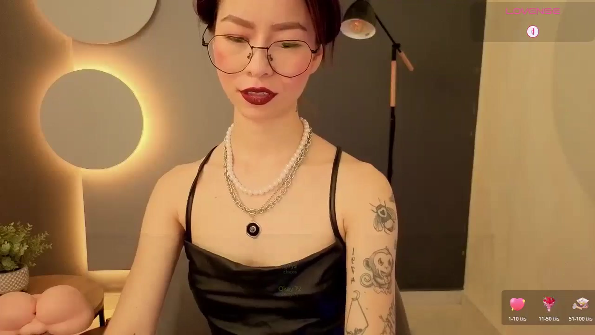 Gallery image thumbnail from Rosse_98_'s myfreecams stream on, 10/28/2025, 15:18 image 13 of 20