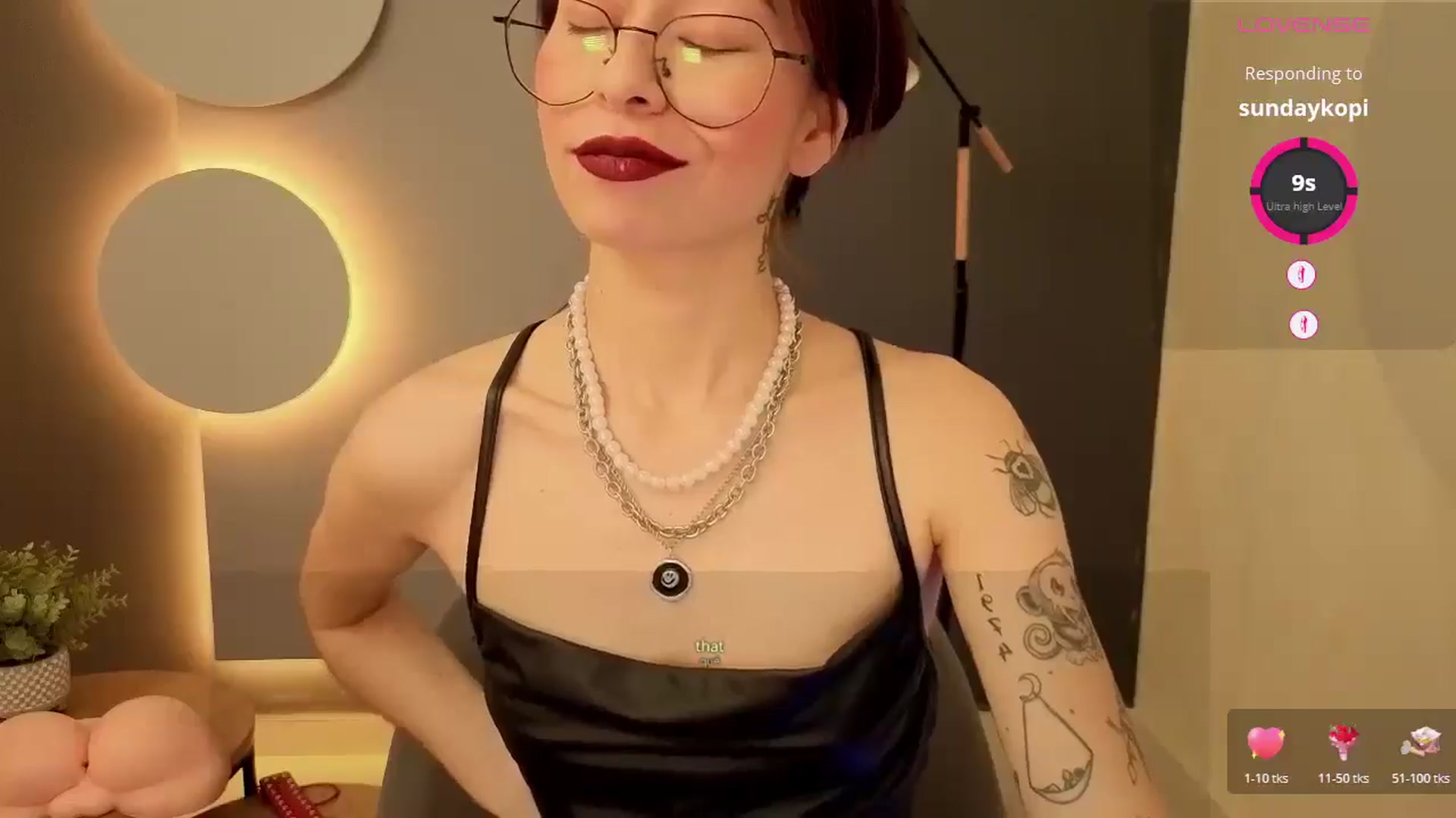 Gallery image thumbnail from Rosse_98_'s myfreecams stream on, 10/28/2025, 15:18 image 17 of 20