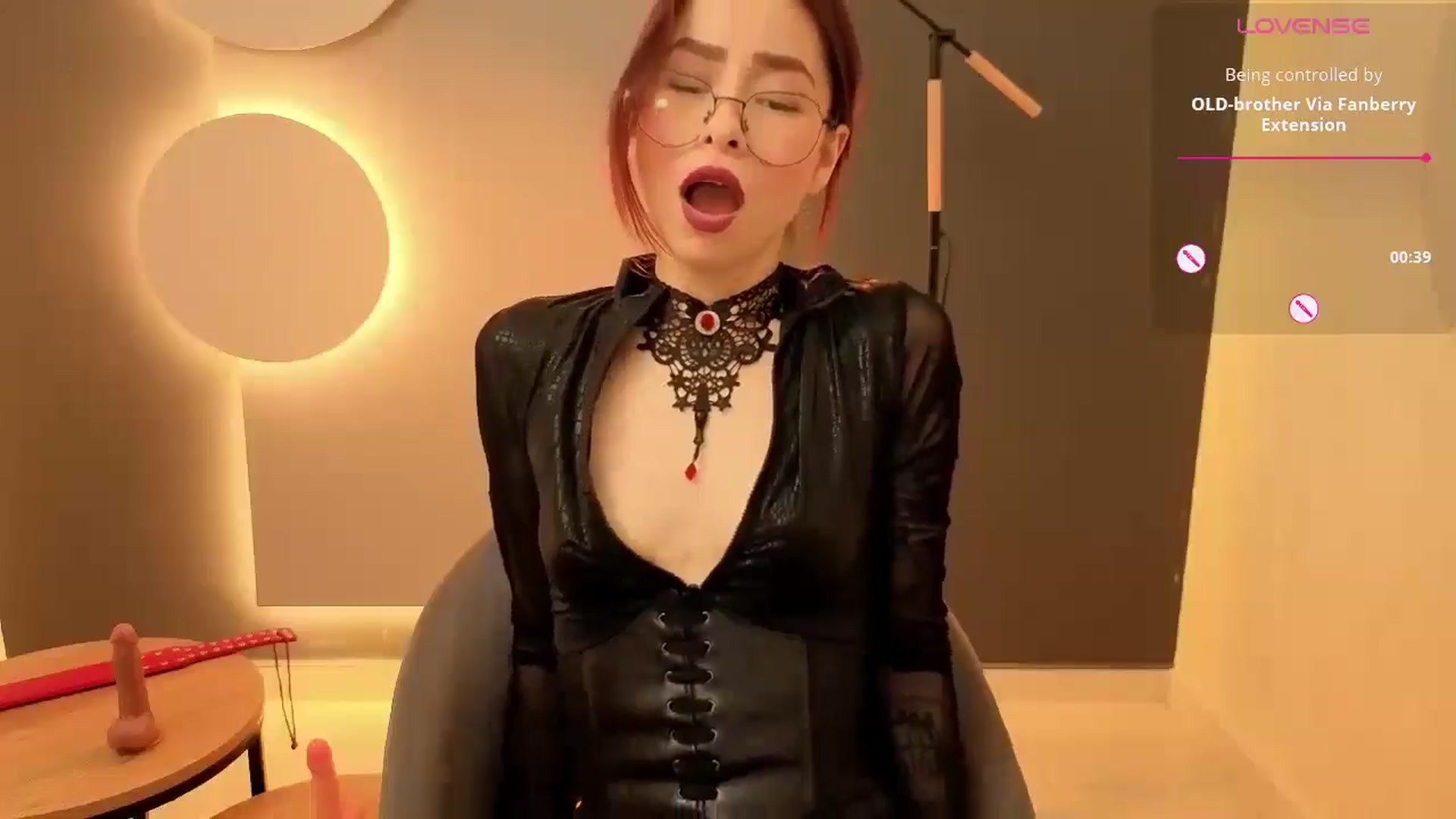 Gallery image thumbnail from Rosse_98_'s myfreecams stream on, 11/04/2025, 18:25 image 6 of 20