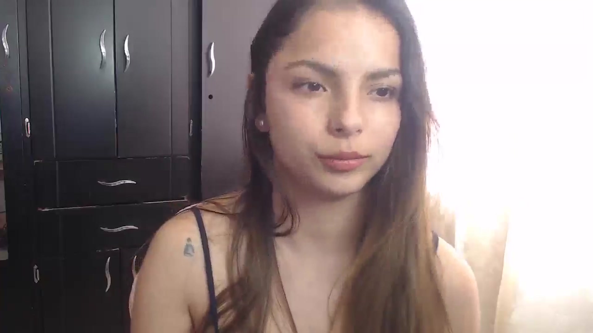 Gallery image thumbnail from Rossella_69's myfreecams stream on, 06/16/2025, 14:36 image 16 of 20