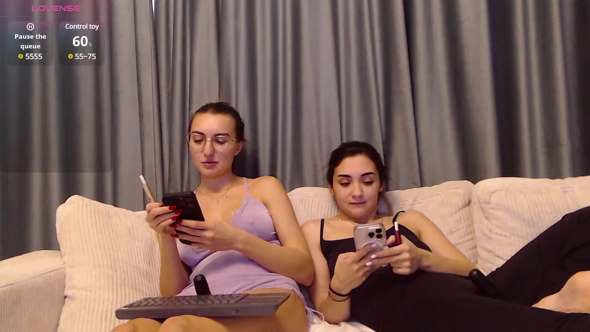 Gallery image thumbnail from RossieAddams's myfreecams stream on, 04/01/2025, 10:22 image 13 of 20