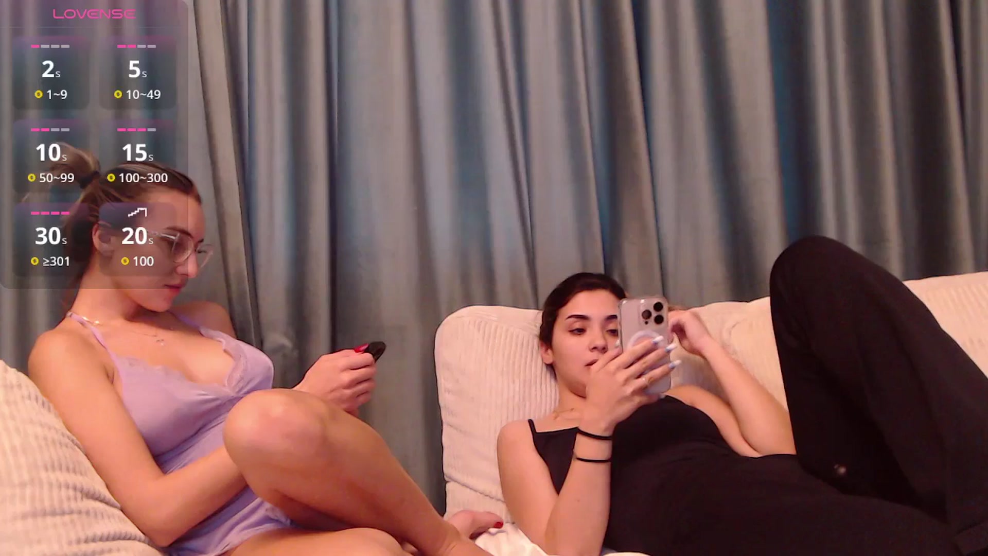 Gallery image thumbnail from RossieAddams's myfreecams stream on, 04/01/2025, 10:22 image 9 of 20