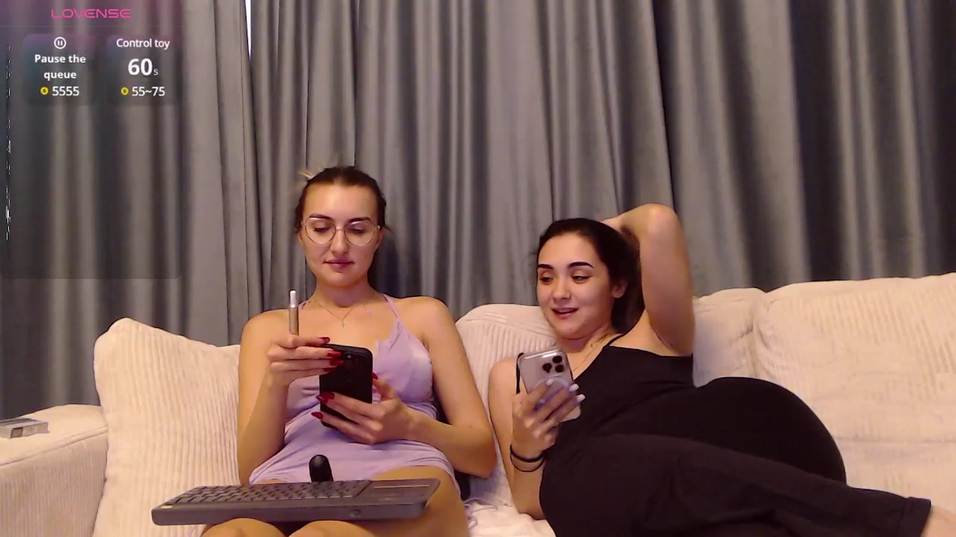 Gallery image thumbnail from RossieAddams's myfreecams stream on, 04/01/2025, 10:22 image 15 of 20