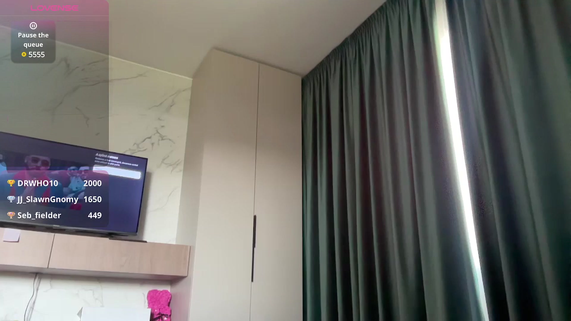 Gallery image thumbnail from RossieAddams's myfreecams stream on, 06/18/2025, 10:46 image 8 of 20